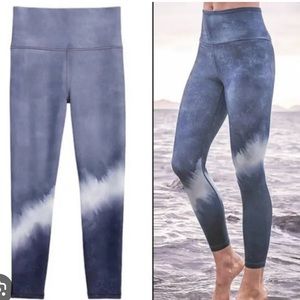 EUC✨ ATHLETA women's small blue Elation 7/8 yoga Tights Tie Dye Watercolor